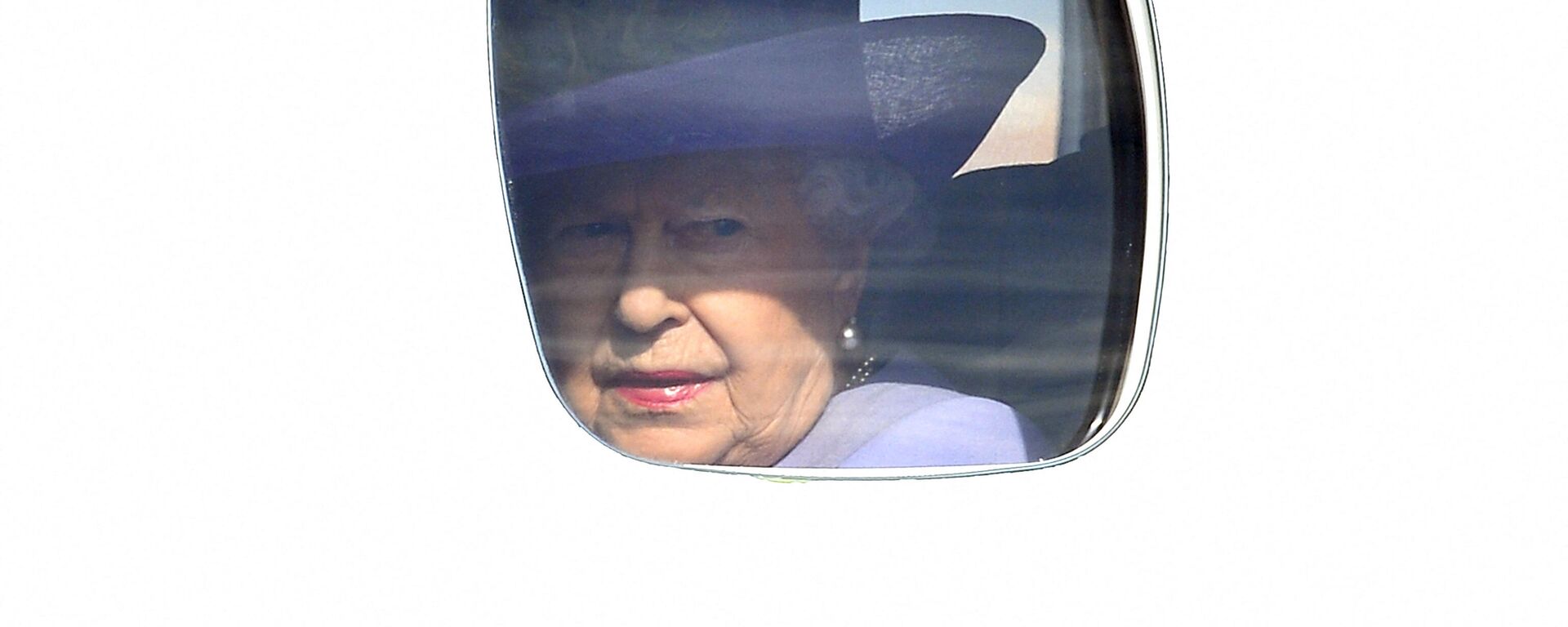 La reina Isabel II en un avión - Sputnik Mundo, 1920, 12.04.2021