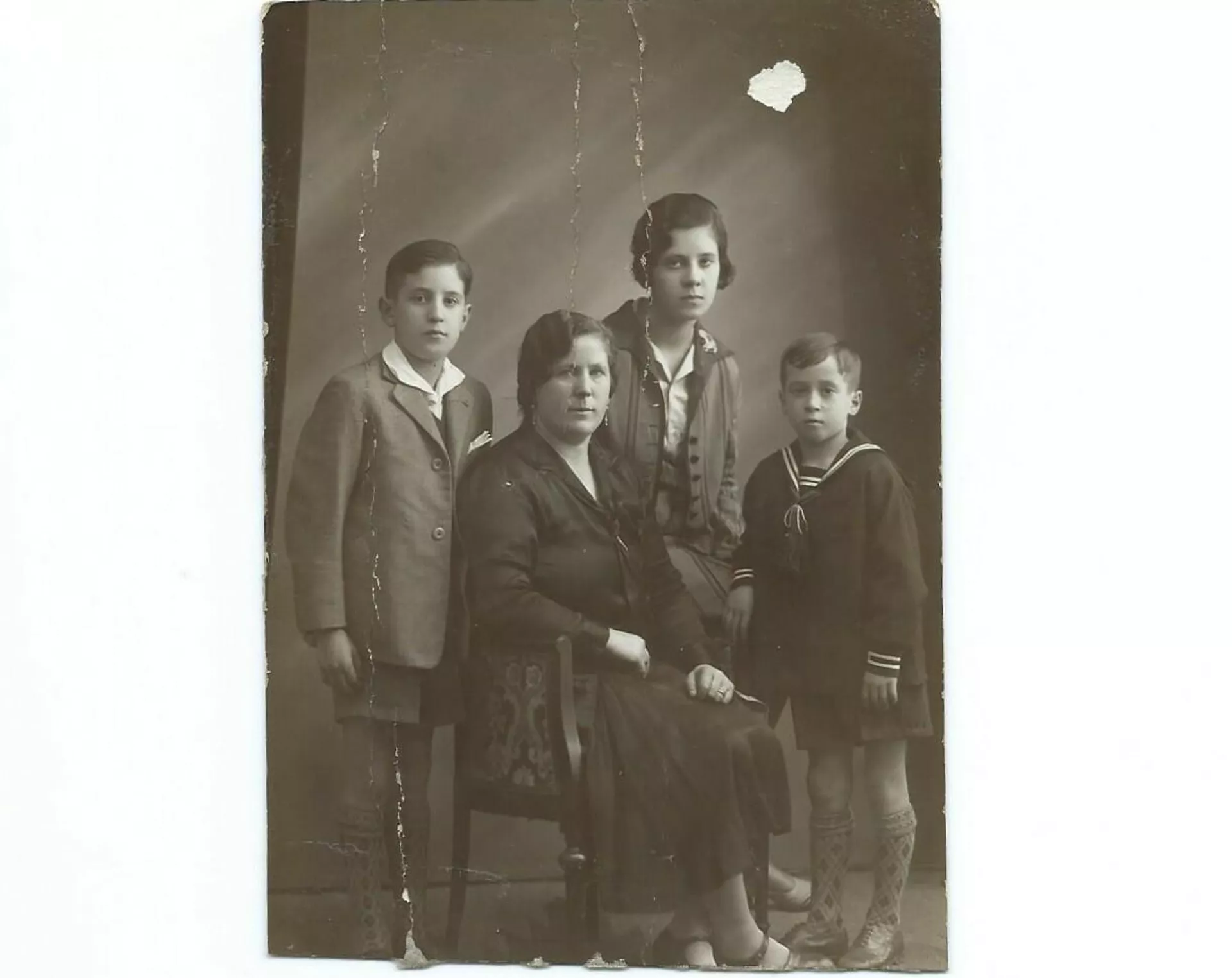 Familia Aguirregoicoa - Sputnik Mundo, 1920, 08.03.2021
