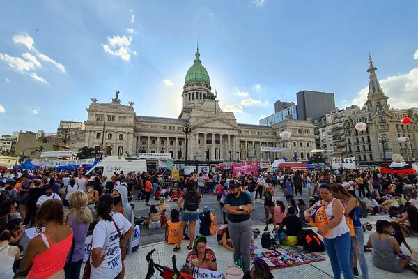 El Día Internacional de la Mujer fue otra jornada de lucha del feminismo fuera del Congreso argentino - Sputnik Mundo