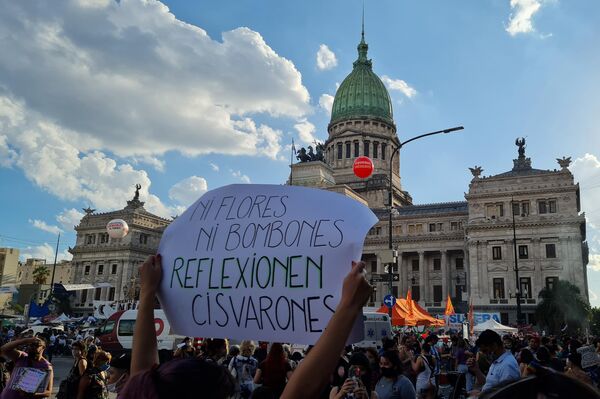 El Día Internacional de la Mujer fue otra jornada de lucha del feminismo fuera del Congreso argentino - Sputnik Mundo