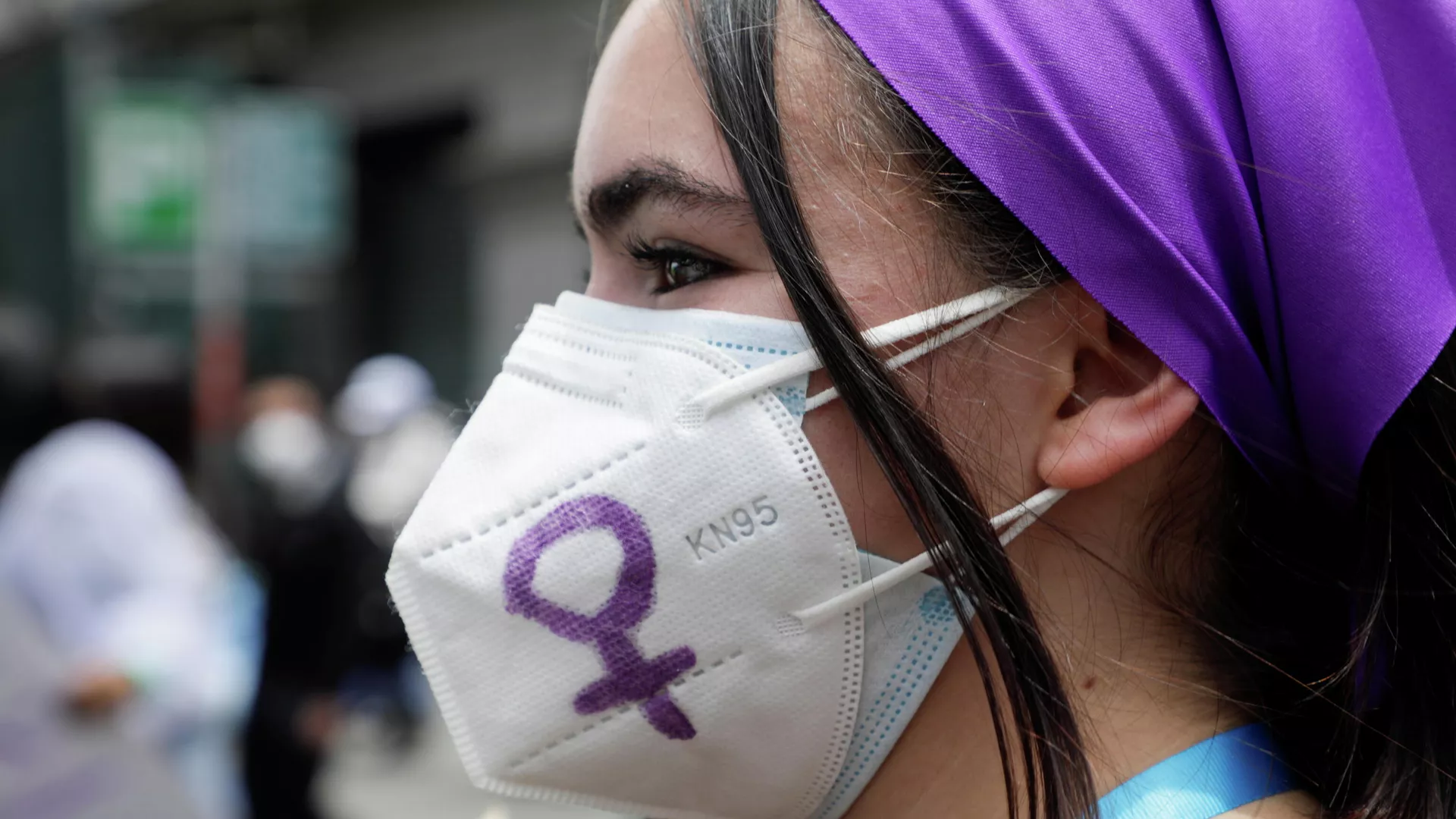 Una mujer durante las protestas en el marco del 8-M en Bolivia