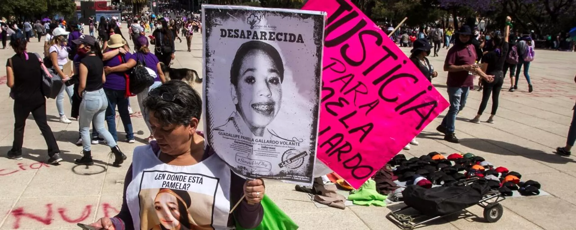 María del Carmen Volante durante la marcha del 8 de marzo del 2021 en la Ciudad de México María del Carmen Volante durante la marcha del 8 de marzo del 2021 en la Ciudad de México - Sputnik Mundo, 1920, 09.03.2021