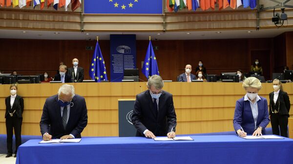 Líderes de la UE (David Sassoli, António Costa y Ursula von der Leyen) en la Conferencia sobre el Futuro de Europa - Sputnik Mundo