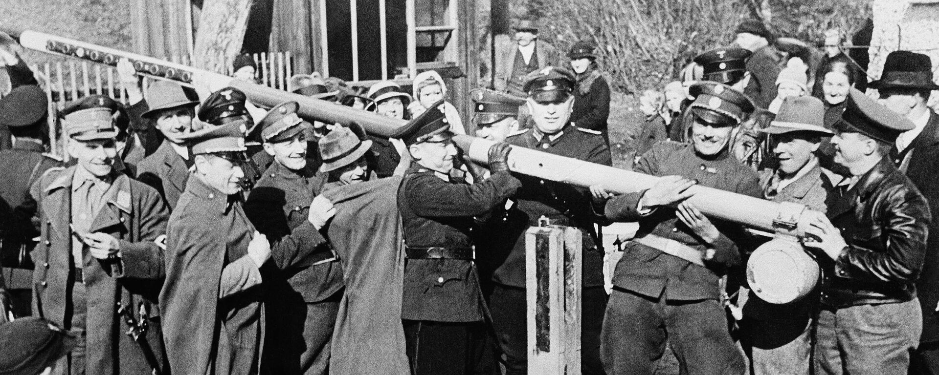 Los austriacos quitan la barrera que separa su país de Alemania, 1938 - Sputnik Mundo, 1920, 12.03.2021