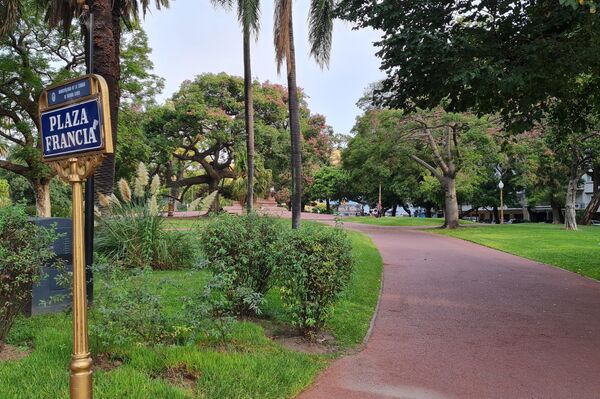 Plaza Francia, mencionada en 'Balada para mi muerte'. Plaza Francia, mencionada en 'Balada para mi muerte'. - Sputnik Mundo