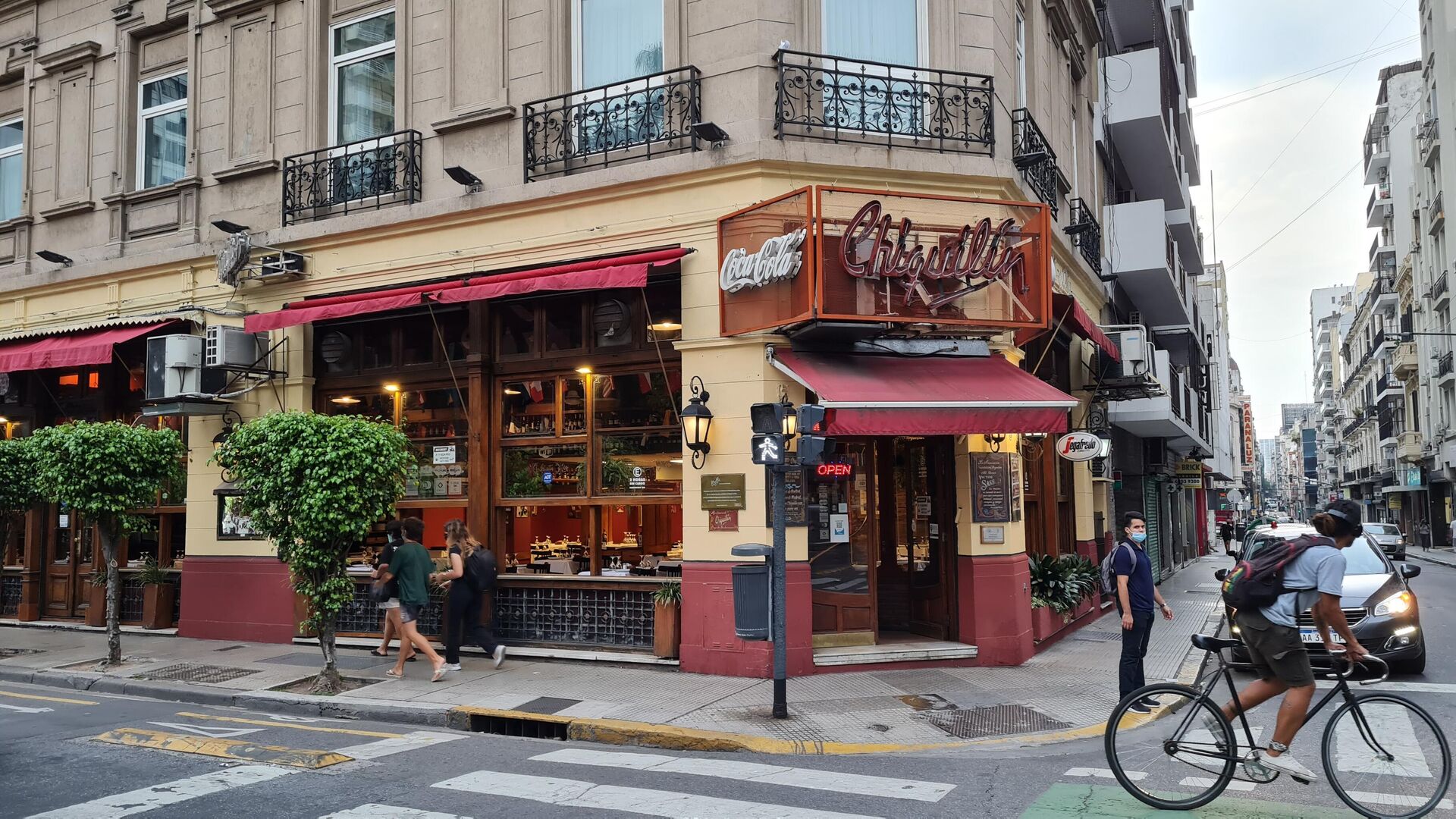 Chiquilín, restaurante nombrado en honor a la canción de Piazzolla y el desaparecido restaurante Bachín. Chiquilín, restaurante nombrado en honor a la canción de Piazzolla y el desaparecido restaurante Bachín. - Sputnik Mundo, 1920, 12.03.2021