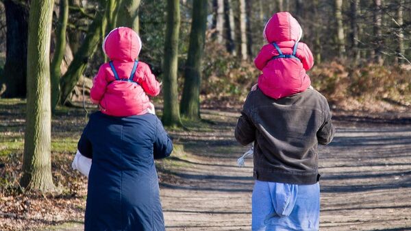 Gemelos (imagen referencial) - Sputnik Mundo