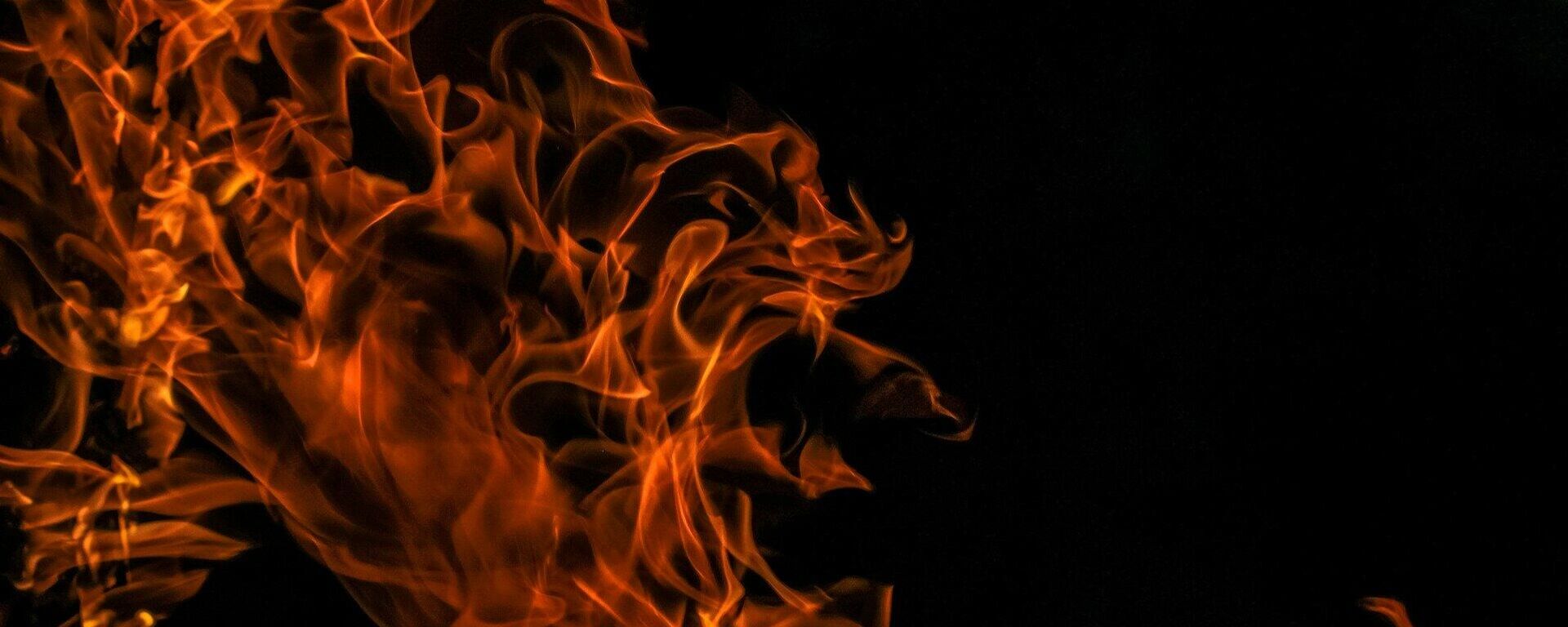Fuego (imagen referencial) Fuego (imagen referencial) - Sputnik Mundo, 1920, 26.05.2021