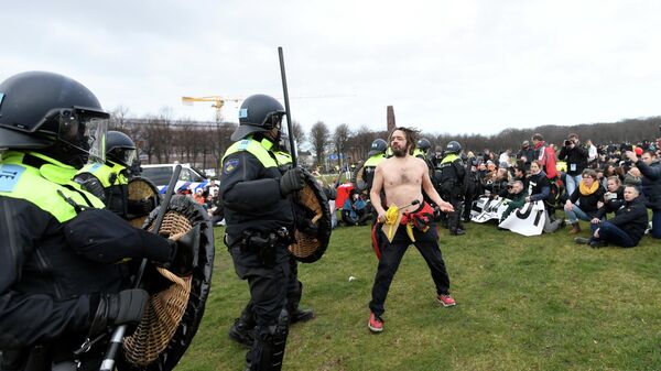 Protestas en La Haya - Sputnik Mundo
