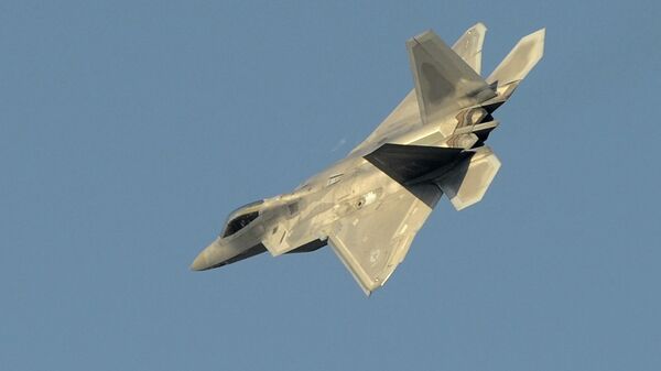 Un F-22 Raptor estadounidense (archivo) - Sputnik Mundo