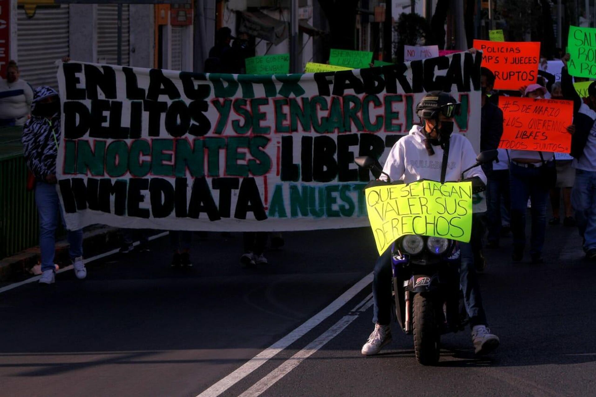 Motociclistas en la Ciudad de México (archivo) - Sputnik Mundo, 1920, 17.03.2021