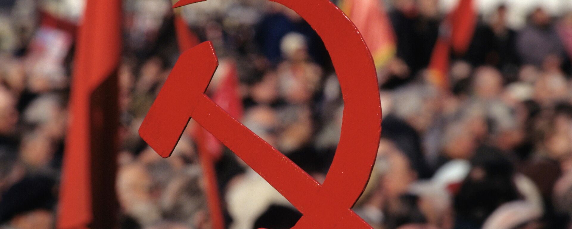 La hoz y el martillo, símbolos soviéticos - Sputnik Mundo, 1920, 17.03.2021