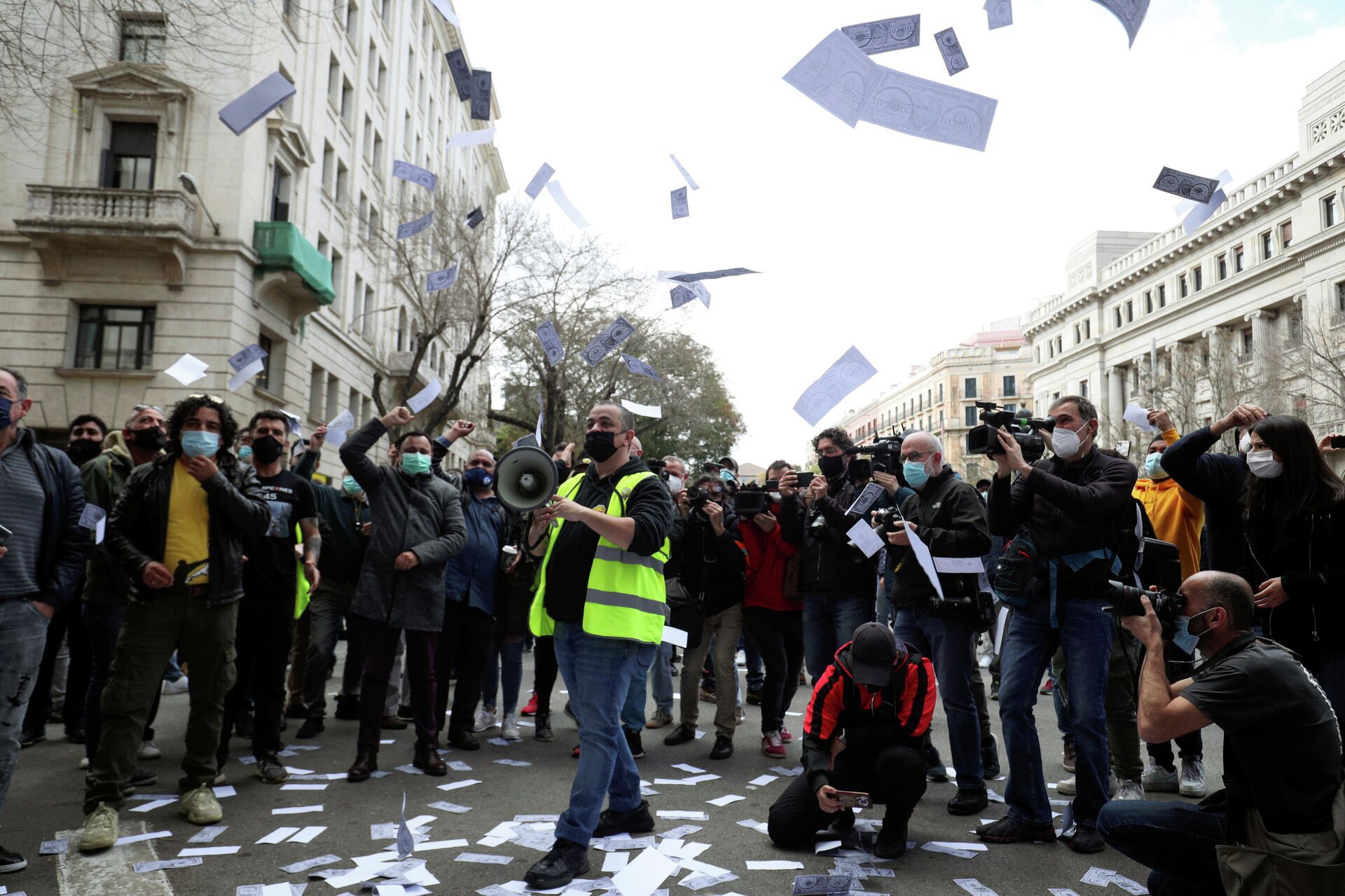 Los taxistas protestan contra el regreso de Uber a Barcelona, España Los taxistas protestan contra el regreso de Uber a Barcelona, España - Sputnik Mundo, 1920, 18.03.2021