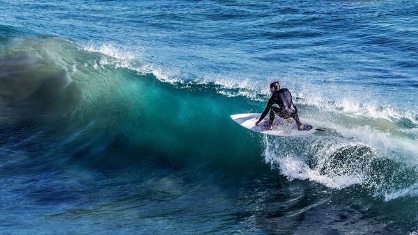 Un surfista (imagen referencial) - Sputnik Mundo