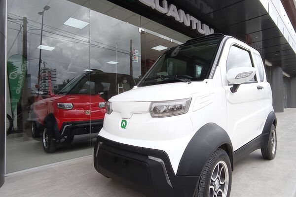 Autos eléctricos de Quantum, empresa de Cochabamba, Bolivia - Sputnik Mundo