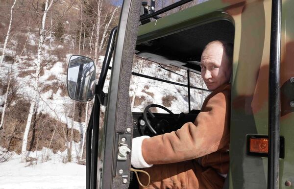 Las expediciones a la taiga siberiana desde hace mucho se han convertido en uno de los destinos favoritos de Putin. - Sputnik Mundo