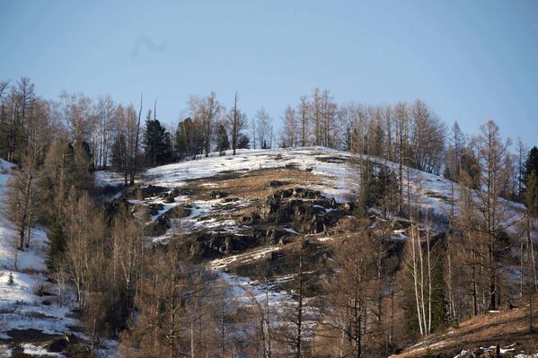 Putin y Shoigú aprovecharon los días de descanso para apreciar los impresionantes paisajes de Siberia, como el que se ve en esta foto oficial del viaje presidencial. - Sputnik Mundo