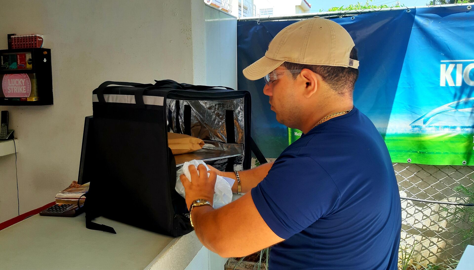 El negocio Juanky's Pan dispuso la entrega de meriendas a médicos y personas en aislamiento - Sputnik Mundo, 1920, 22.03.2021