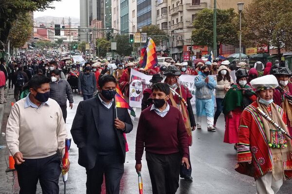 Indígenas y campesinos marchan en La Paz, Bolivia - Sputnik Mundo