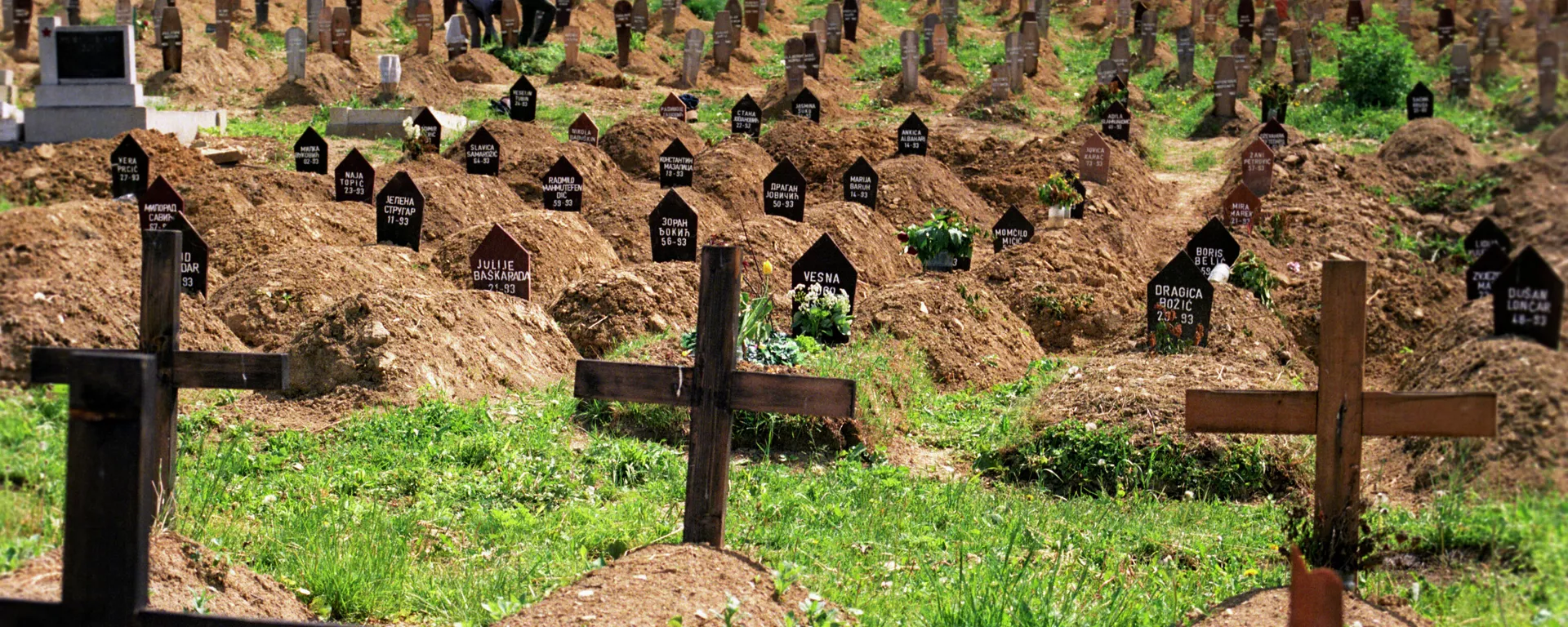 Un cementerio de Sarajevo, con restos de víctimas de la guerra en Yugoslavia Un cementerio de Sarajevo, con restos de víctimas de la guerra en Yugoslavia - Sputnik Mundo, 1920, 24.03.2021