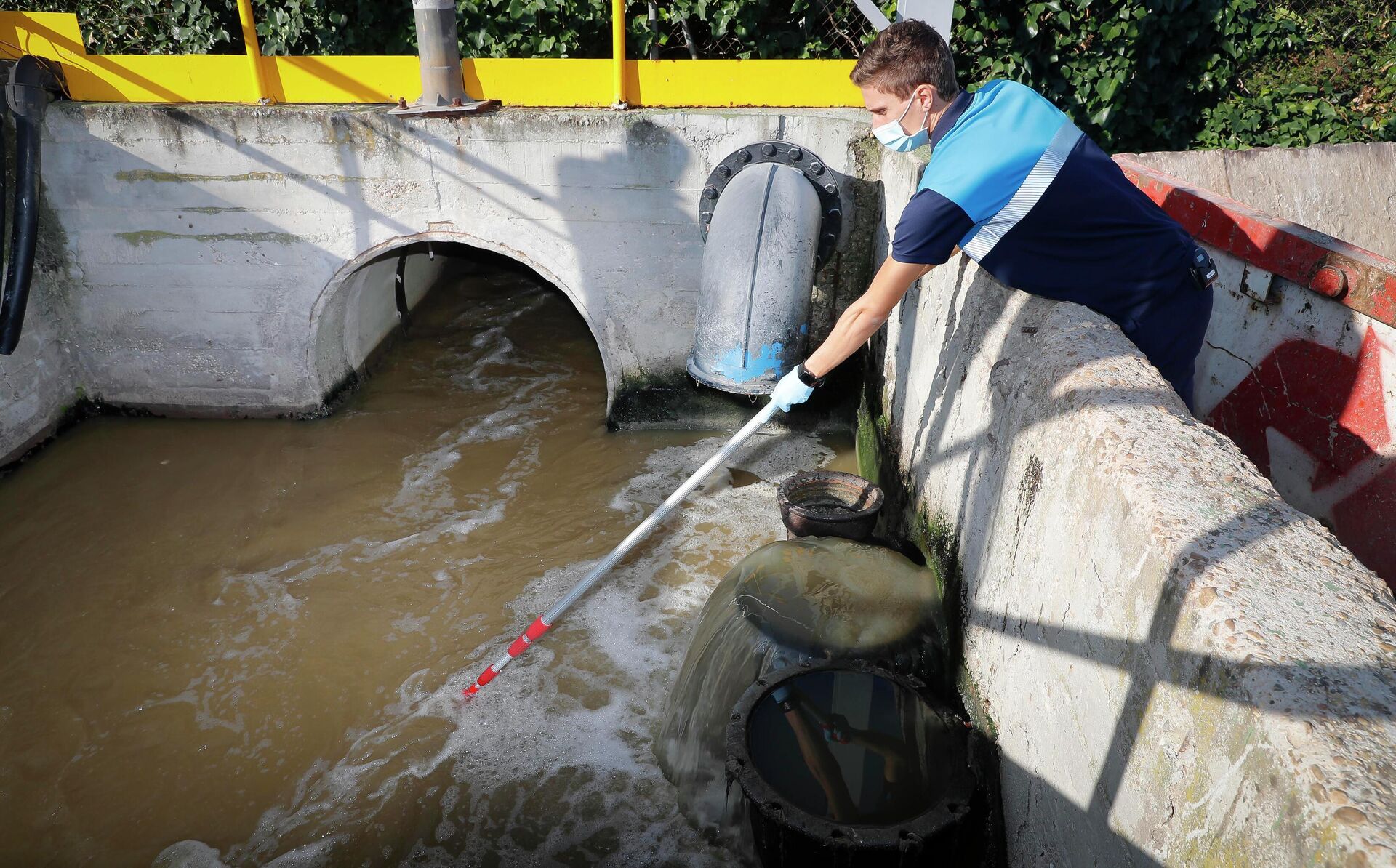 Recogida de muestras de aguas residuales en la Comunidad de Madrid - Sputnik Mundo, 1920, 24.03.2021