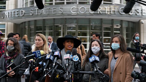 Fuera de la corte federal de Brooklyn después de la audiencia de sentencia para Keith Raniere - Sputnik Mundo