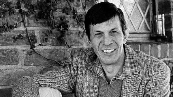 Leonard Nimoy en 1982 - Sputnik Mundo