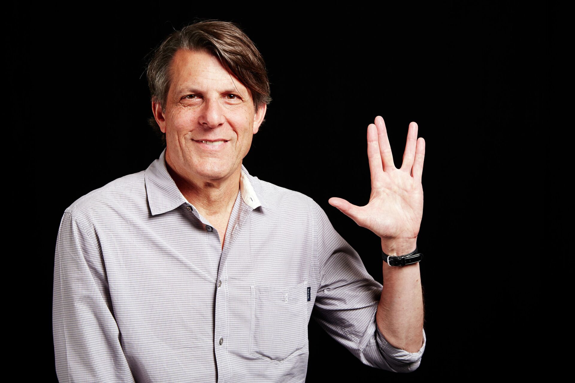 Adam Nimoy hace el saludo vulcano - Sputnik Mundo, 1920, 26.03.2021