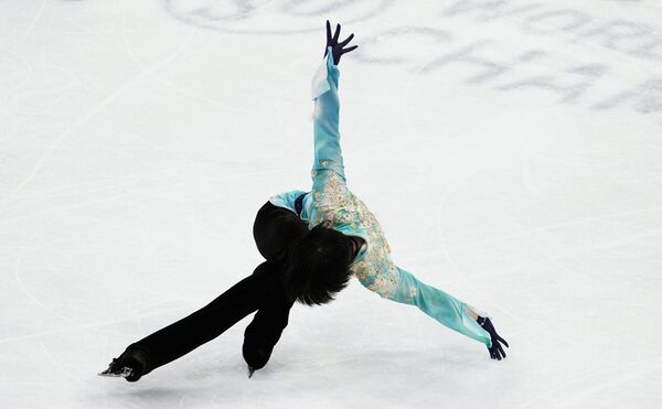 Esta es la primera vez que Estocolmo es sede del Campeonato del Mundo desde 1947 y la primera vez que Suecia acoge la competencia desde 2008.

En la foto: el japonés Yuzuru Hanyu, bronce en individual masculino. - Sputnik Mundo