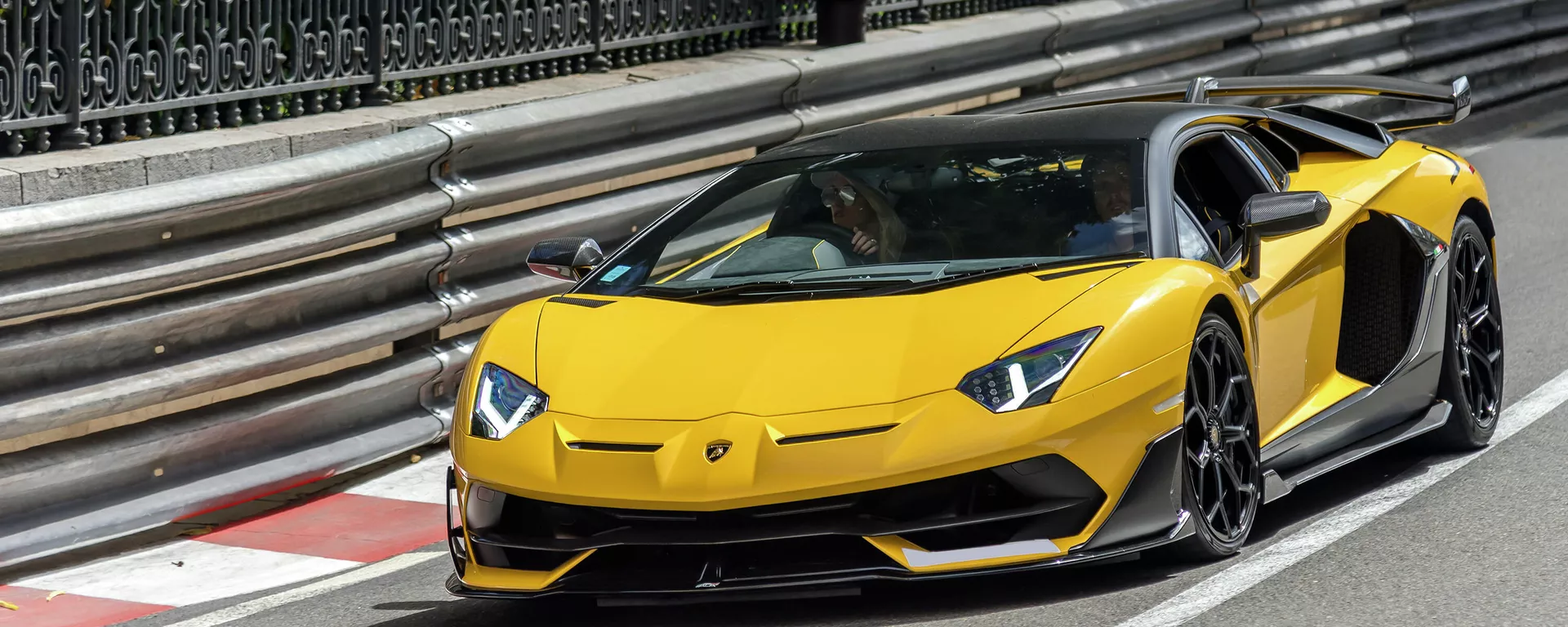 Un Lamborghini Aventador SVJ Un Lamborghini Aventador SVJ - Sputnik Mundo, 1920, 02.06.2021