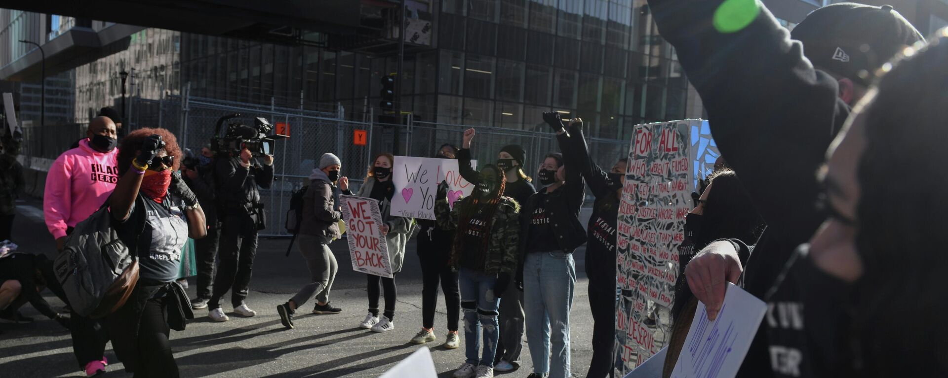 Protestas en EEUU en medio del juicio del policía acusado del homicidio de George Floyd - Sputnik Mundo, 1920, 29.03.2021