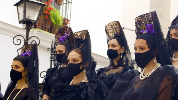 Desfile  'Sí, Mantilla' en Sevilla - Sputnik Mundo