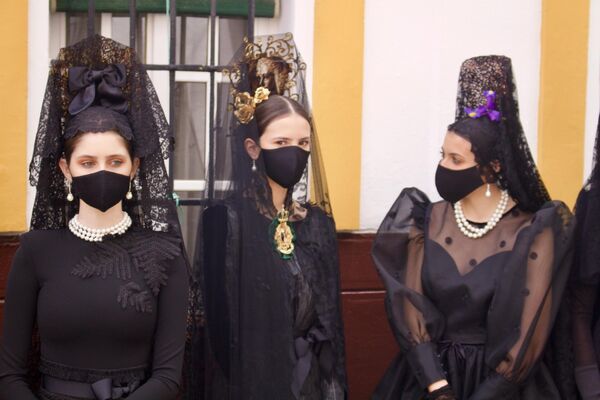 Desfile  'Sí, Mantilla' en Sevilla - Sputnik Mundo