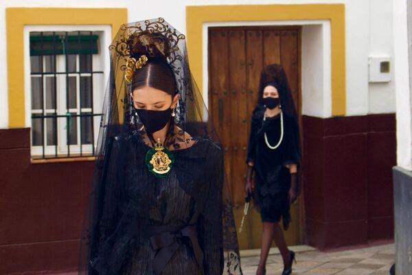 Desfile  'Sí, Mantilla' en Sevilla - Sputnik Mundo