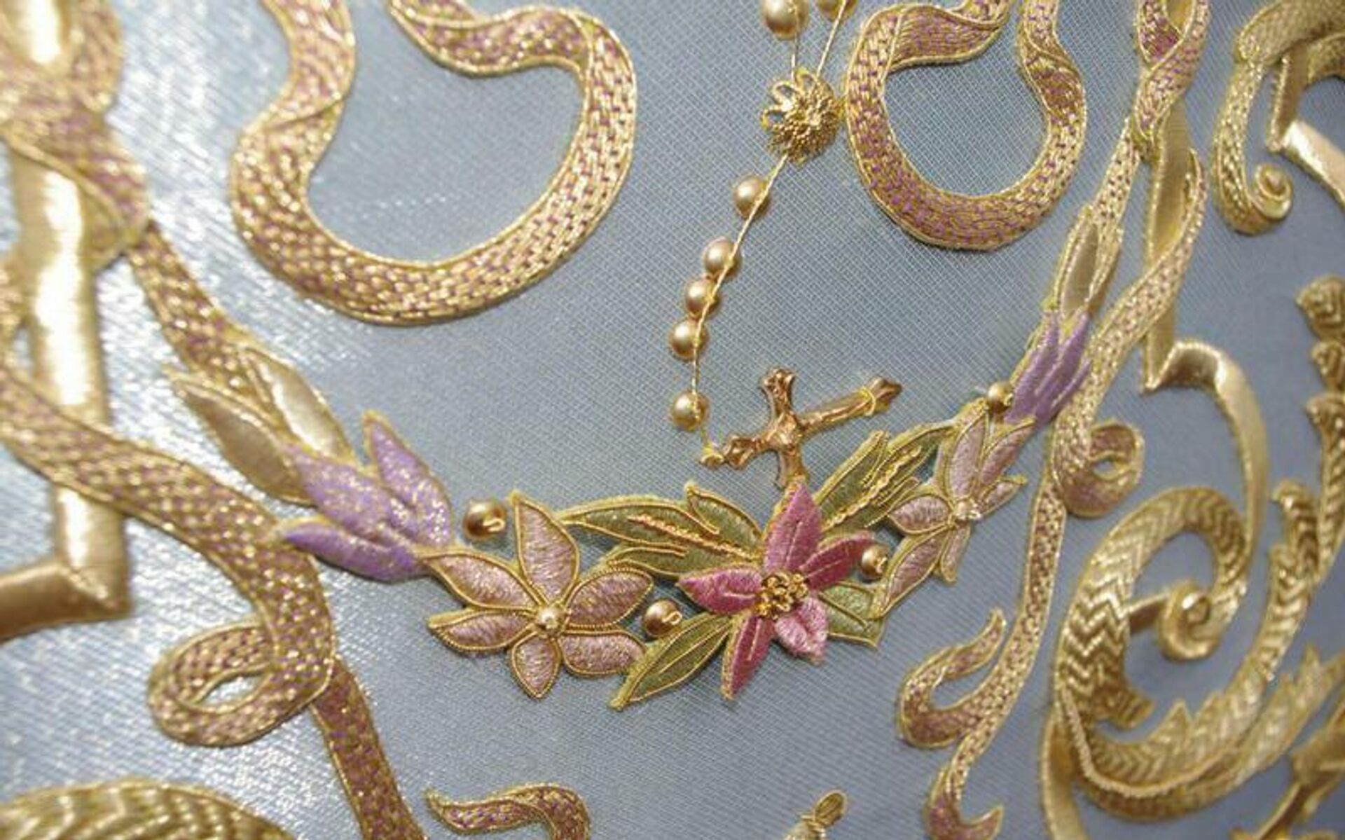 Bordados en un pendón, obra de Bordados Santa Clara - Sputnik Mundo, 1920, 31.03.2021