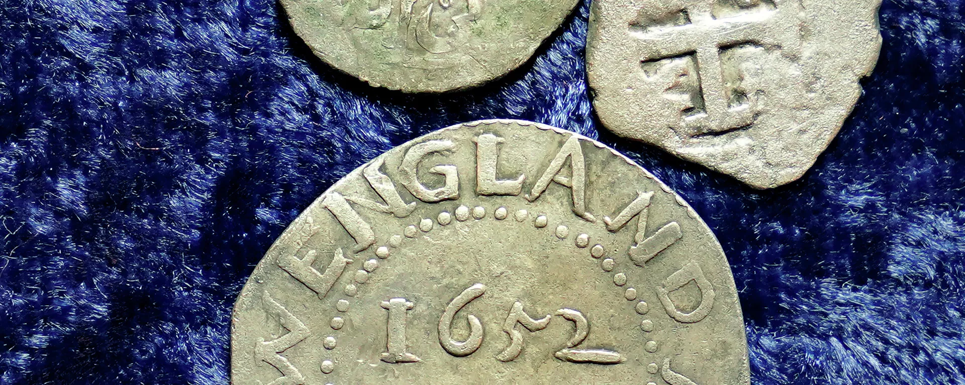 Monedas de plata árabes de la década del 1690 encontradas en una granja de la ciudad de Middletown, EEUU Monedas de plata árabes de la década del 1690 encontradas en una granja de la ciudad de Middletown, EEUU - Sputnik Mundo, 1920, 01.04.2021