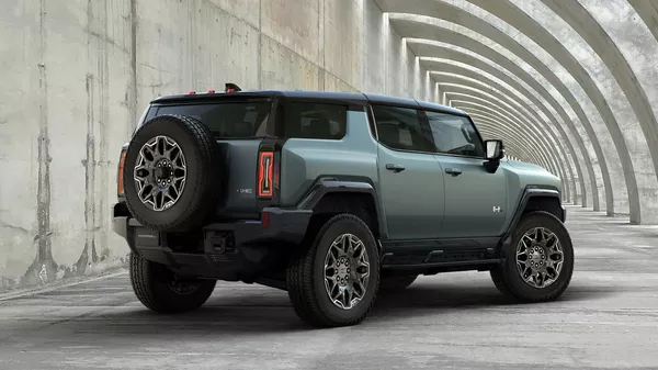 Un GMC Hummer EV SUV - Sputnik Mundo