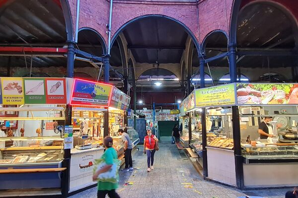 Fundado oficialmente en 1889, los hierros de la cúpula central fueron traídos desde Inglaterra - Sputnik Mundo