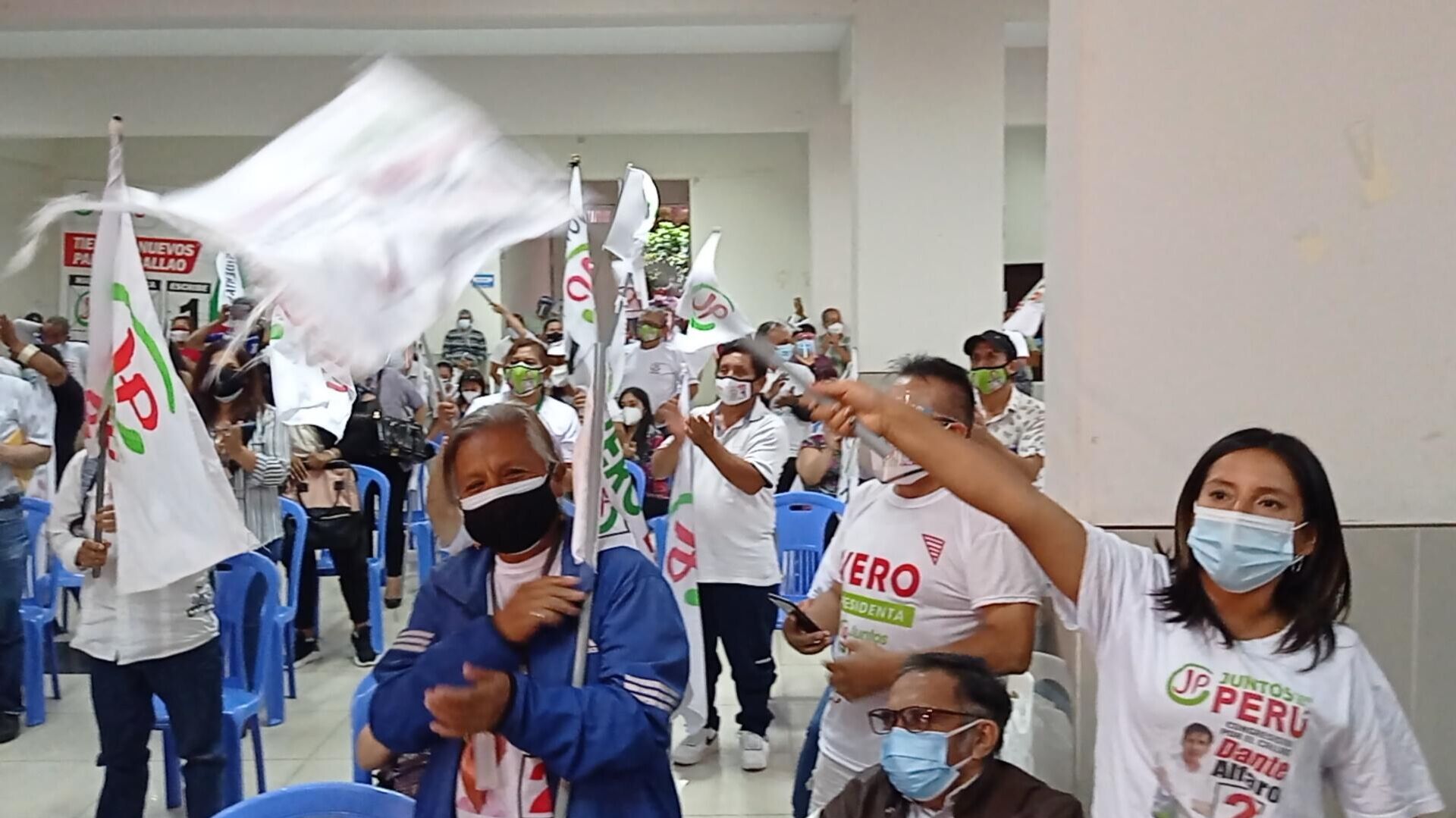 Verónika Mendoza se reunió con organizaciones sociales de Callao, municipio lindero de la capital, Lima - Sputnik Mundo, 1920, 06.04.2021