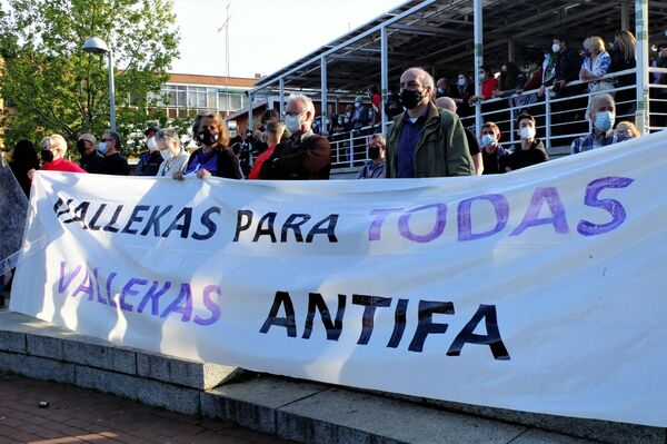Pancarta contra Vox en el mitin de Vallecas Pancarta contra Vox en el mitin de Vallecas - Sputnik Mundo