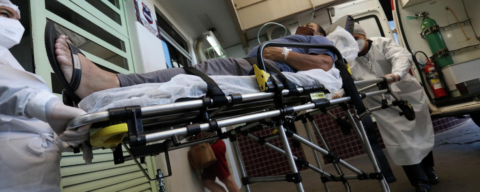 Paciente con COVID-19 en hospital en Brasil Paciente con COVID-19 en hospital en Brasil - Sputnik Mundo, 1920, 08.04.2021