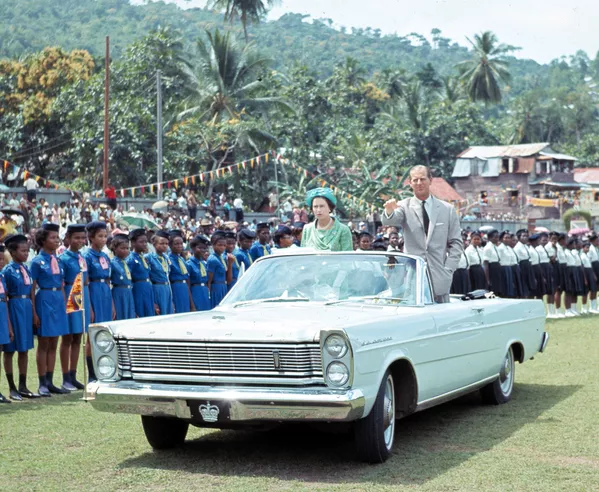 La reina Isabel II y su marido el príncipe Felipe en Santa Lucía, en febrero de 1966. La reina Isabel II y su marido el príncipe Felipe en Santa Lucía, en febrero de 1966. - Sputnik Mundo