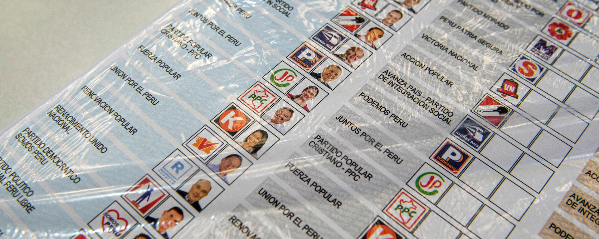 Una papeleta para las elecciones del 11 de abril en Perú - Sputnik Mundo, 1920, 10.04.2021