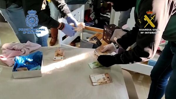 Detienen al Conserje de un colegio de la Costa del Sol por liderar una banda de droga - Sputnik Mundo