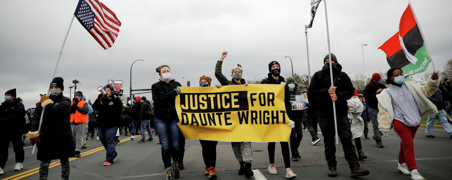 Las protestas después del asesinato del afroamericano Daunte Wright - Sputnik Mundo, 1920, 14.04.2021