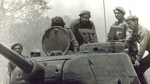 Fidel Castro en los combates de playa Girón durante la invasión de Bahía de Cochinos, en abril de 1961 - Sputnik Mundo