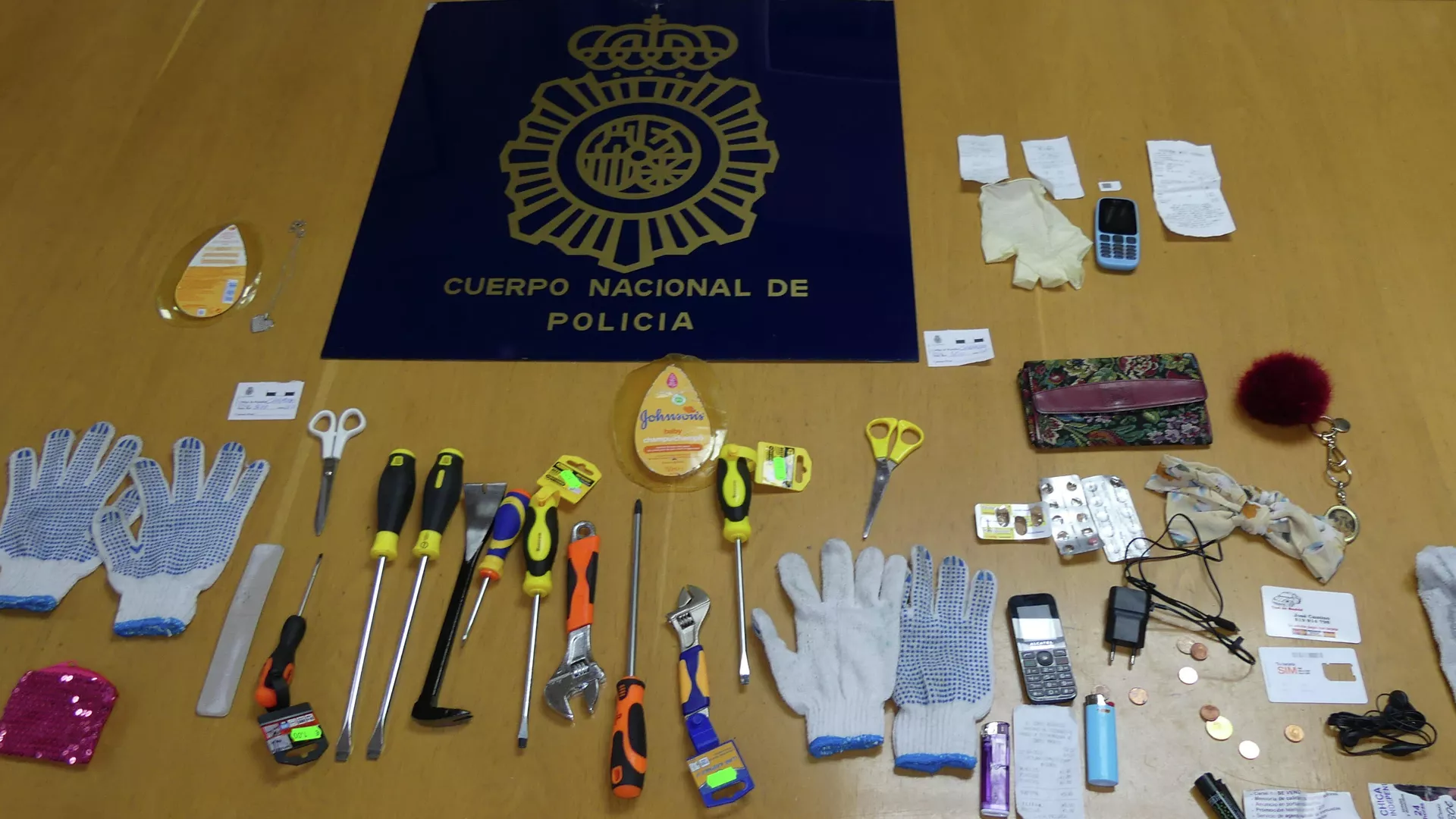 Herramientas utilizadas por la banda de las 'top model' para robar en Madrid