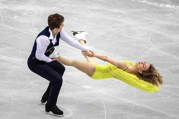 Carolane Soucisse y Shane Firus representan a Canadá en el Trofeo Mundial el día de la apertura de la competencia. - Sputnik Mundo