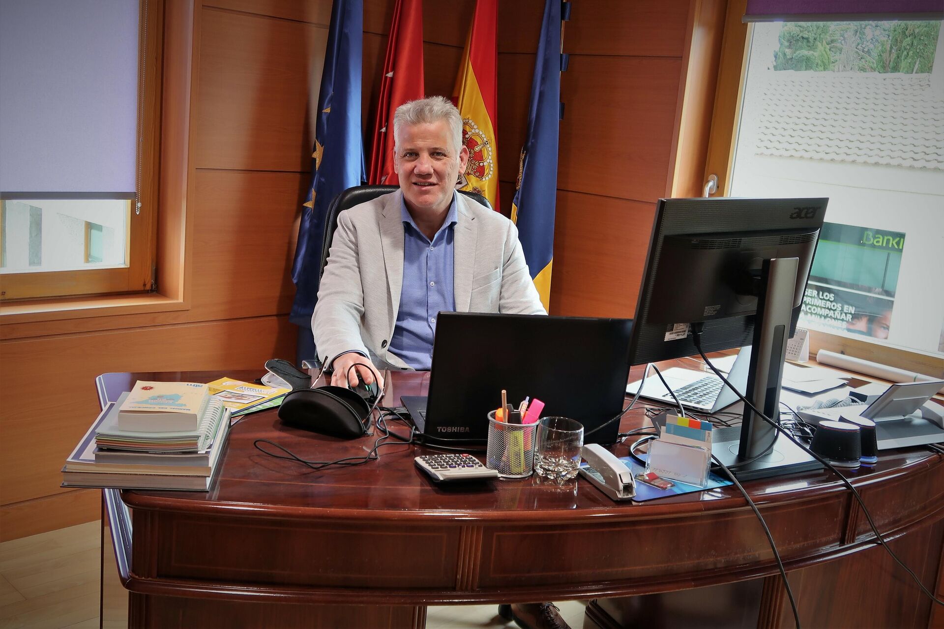 Alfredo García-Plata, alcalde de Torrelodones, en su despacho - Sputnik Mundo, 1920, 18.04.2021