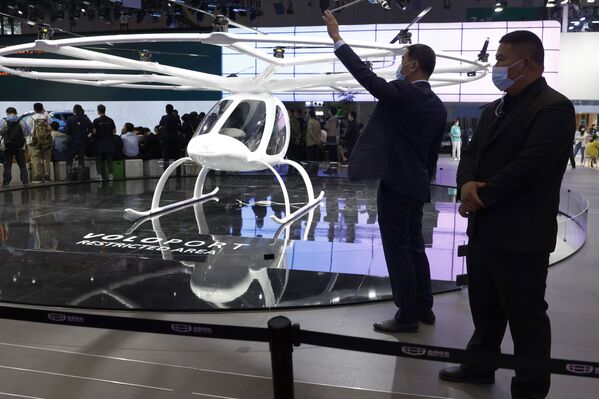 Un Volocopter en el Salón Internacional del Automóvil de Shanghái. - Sputnik Mundo